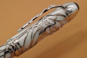 モンブラン パトロンシリーズ カーネギーのキャップ横の細工